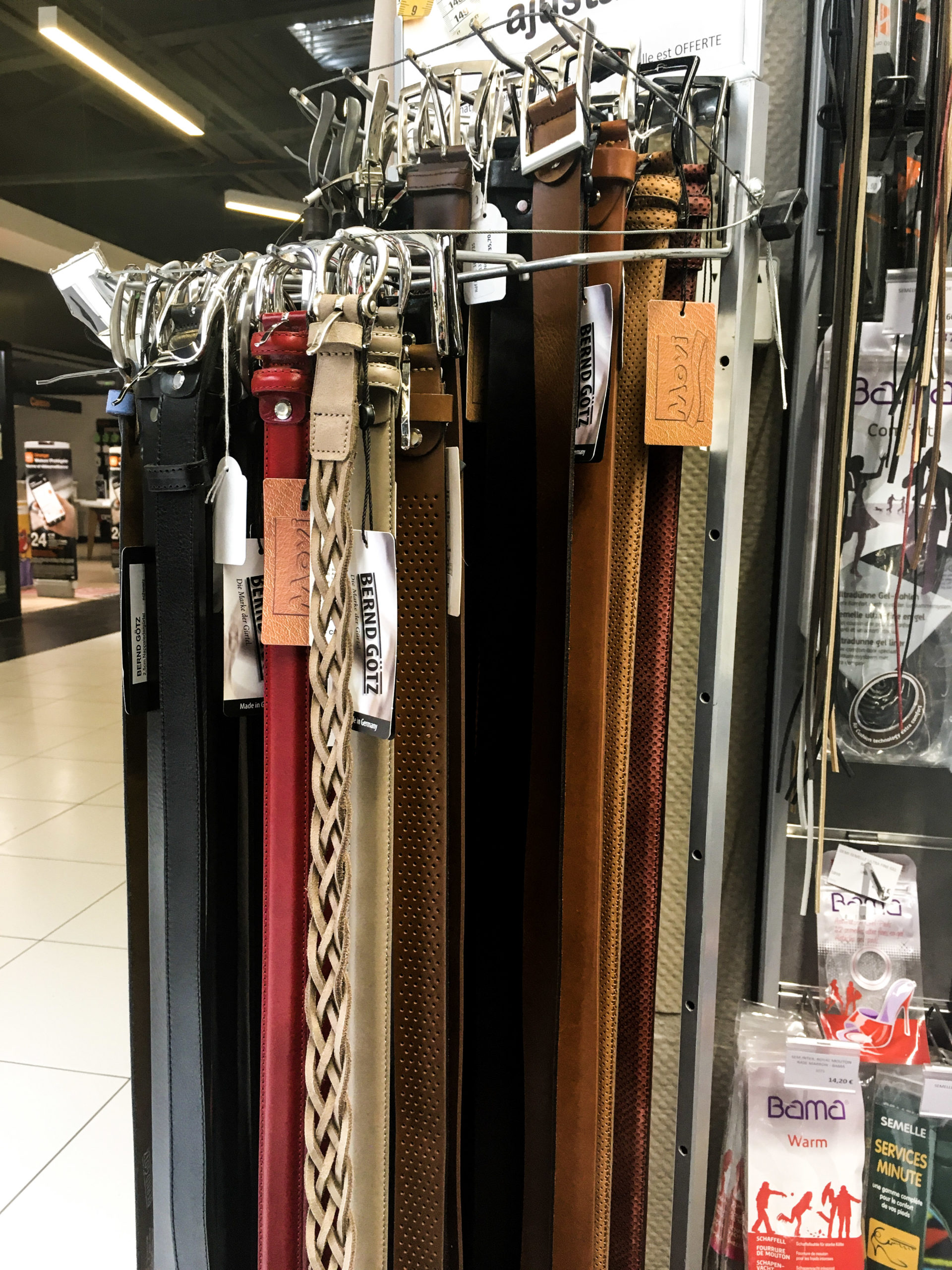 ceinture en cuir_idées cadeaux maroquinerie__Point Services poitiers ceinture en cuir_idées cadeaux maroquinerie__Point Services poitiers